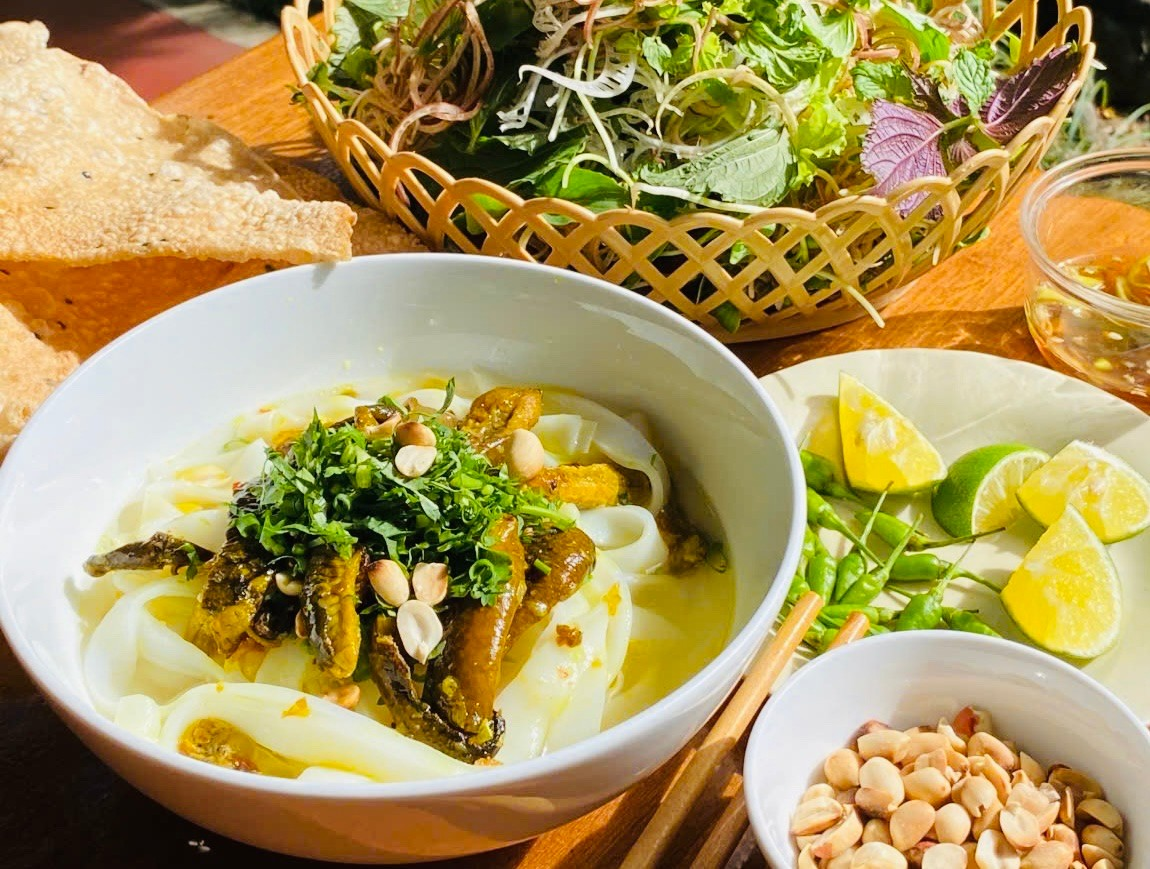 Mỳ Quảng lươn tại Mỳ Quảng Cây Ngô Đồng