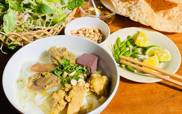 CHUYỆN QUANH MỘT TÔ MỲ QUẢNG
