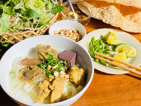 Mỳ Quảng Ếch