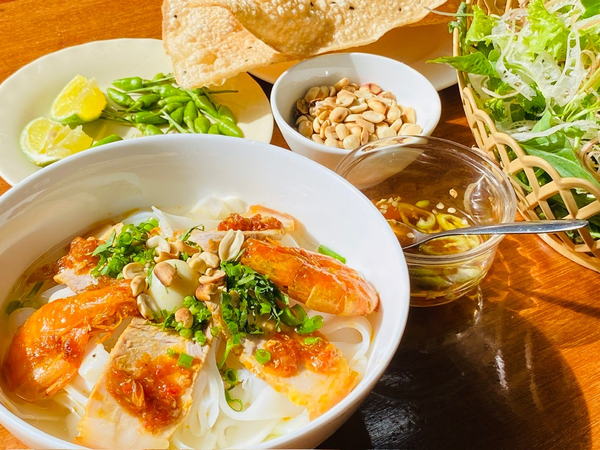 Mỳ Quảng Cá Lóc